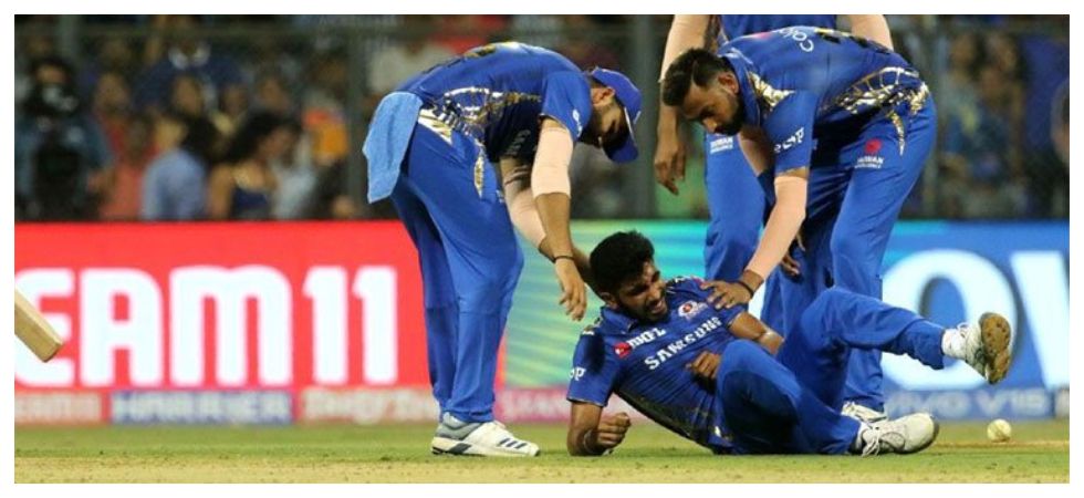 Jasprit Bumrah suffers shoulder injury in Mumbai Indians’ loss to Delhi ...
